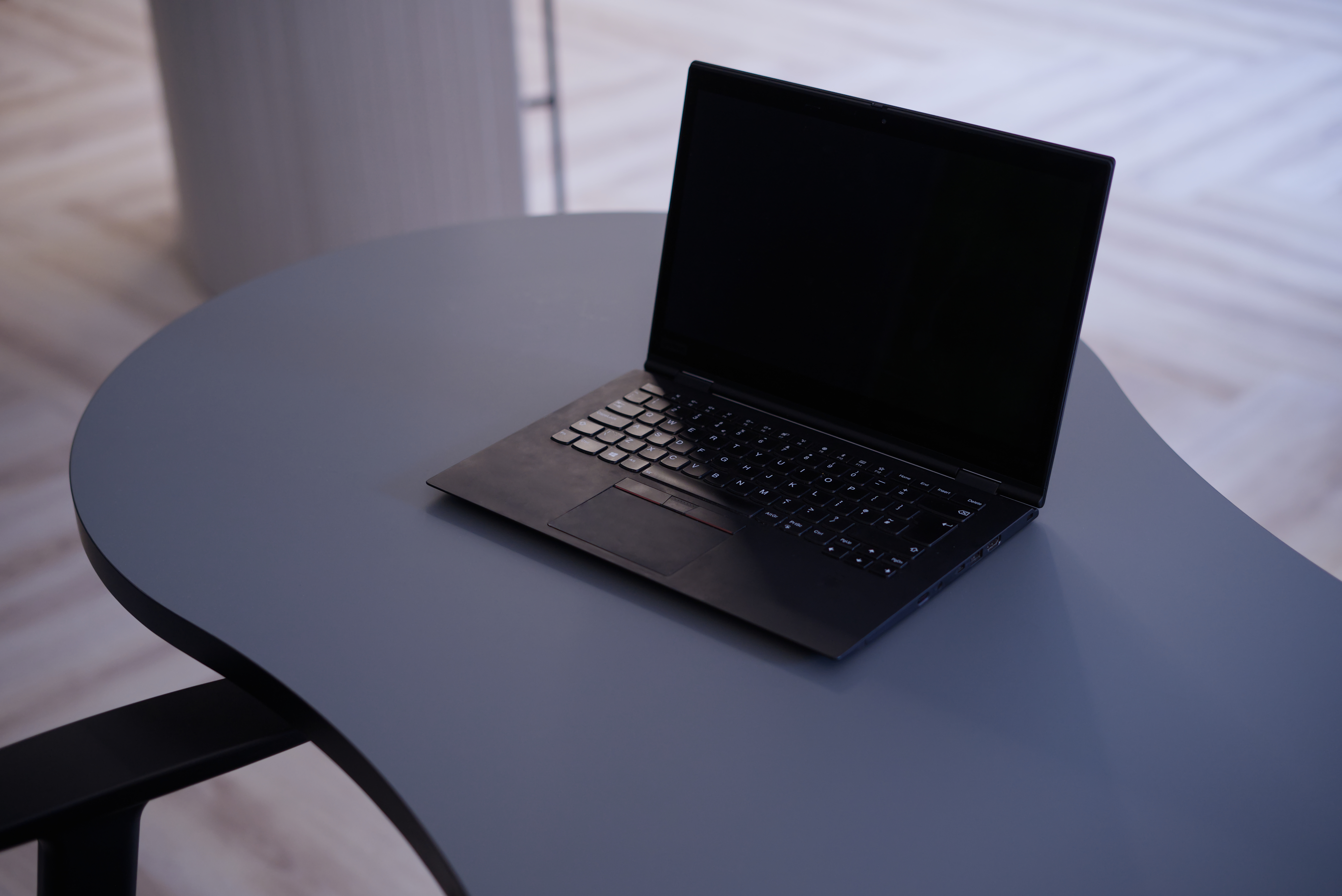 Height-Adjustable Desk Flexure