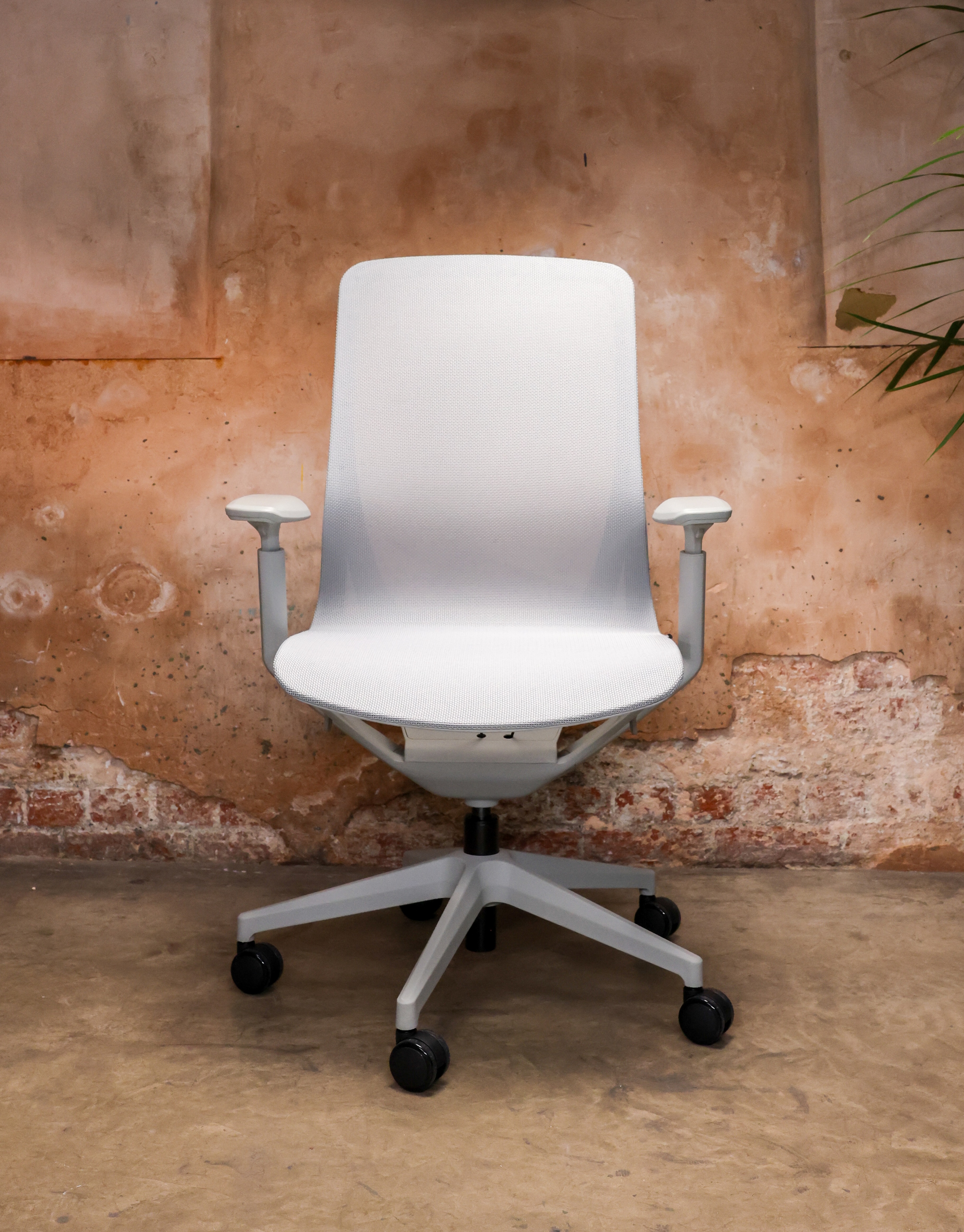 Hunt chair by Haiken