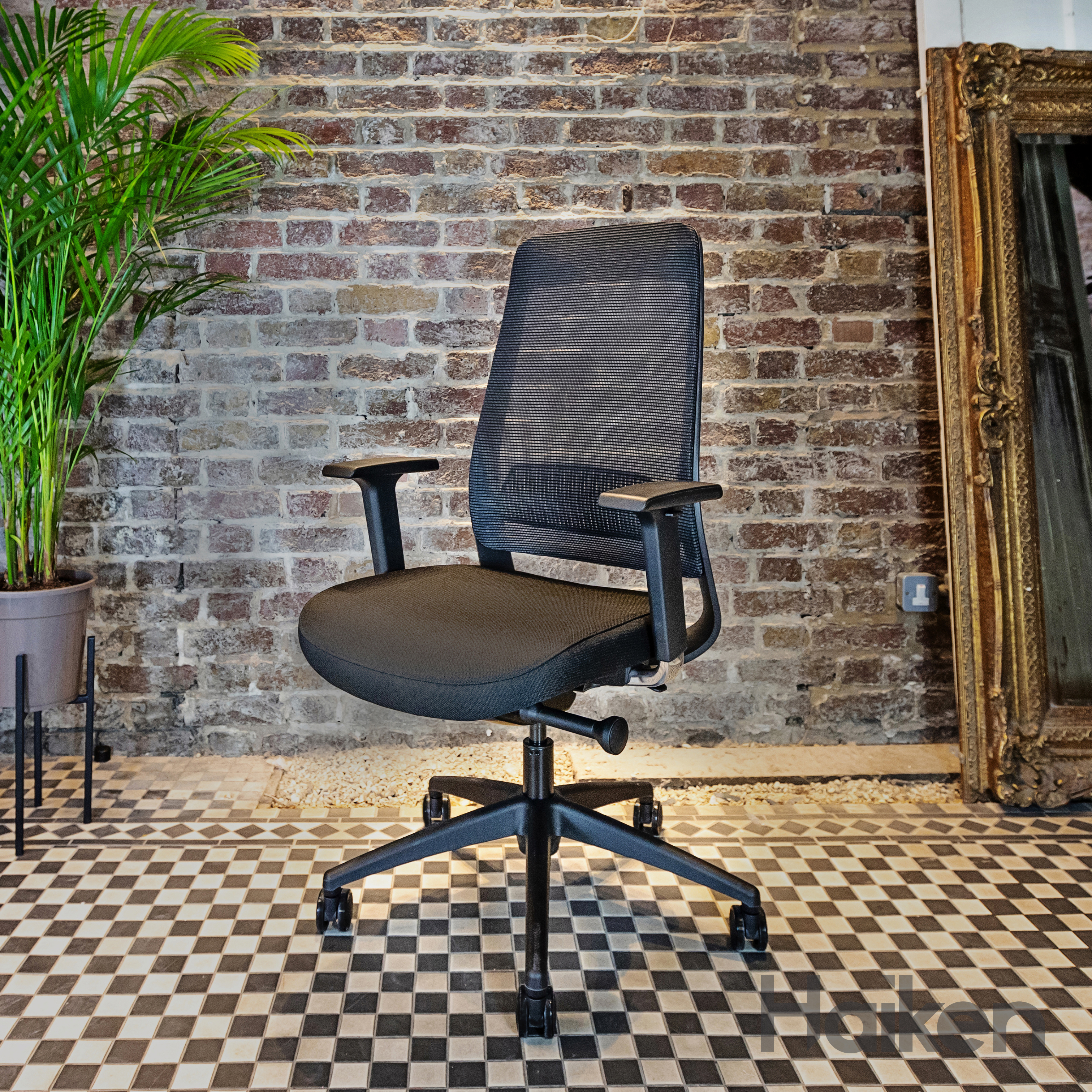 Black office task chair