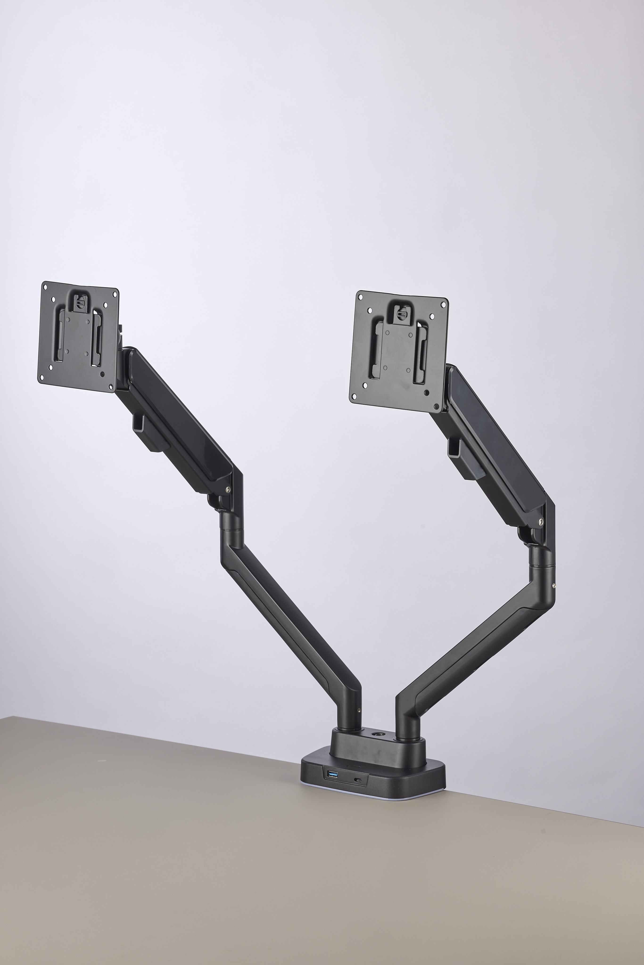 dual monitor arms