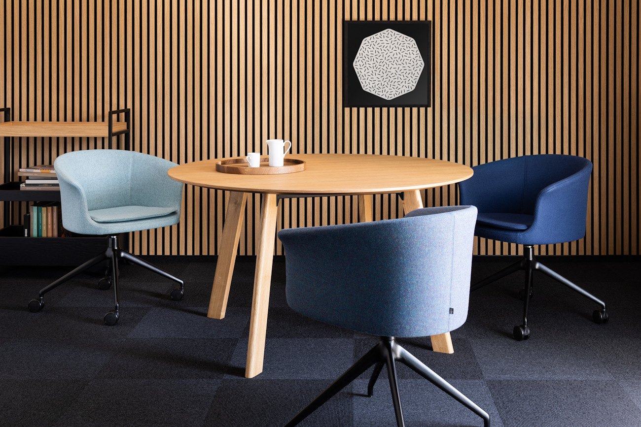 How ergonomic office furniture improves health and wellbeing