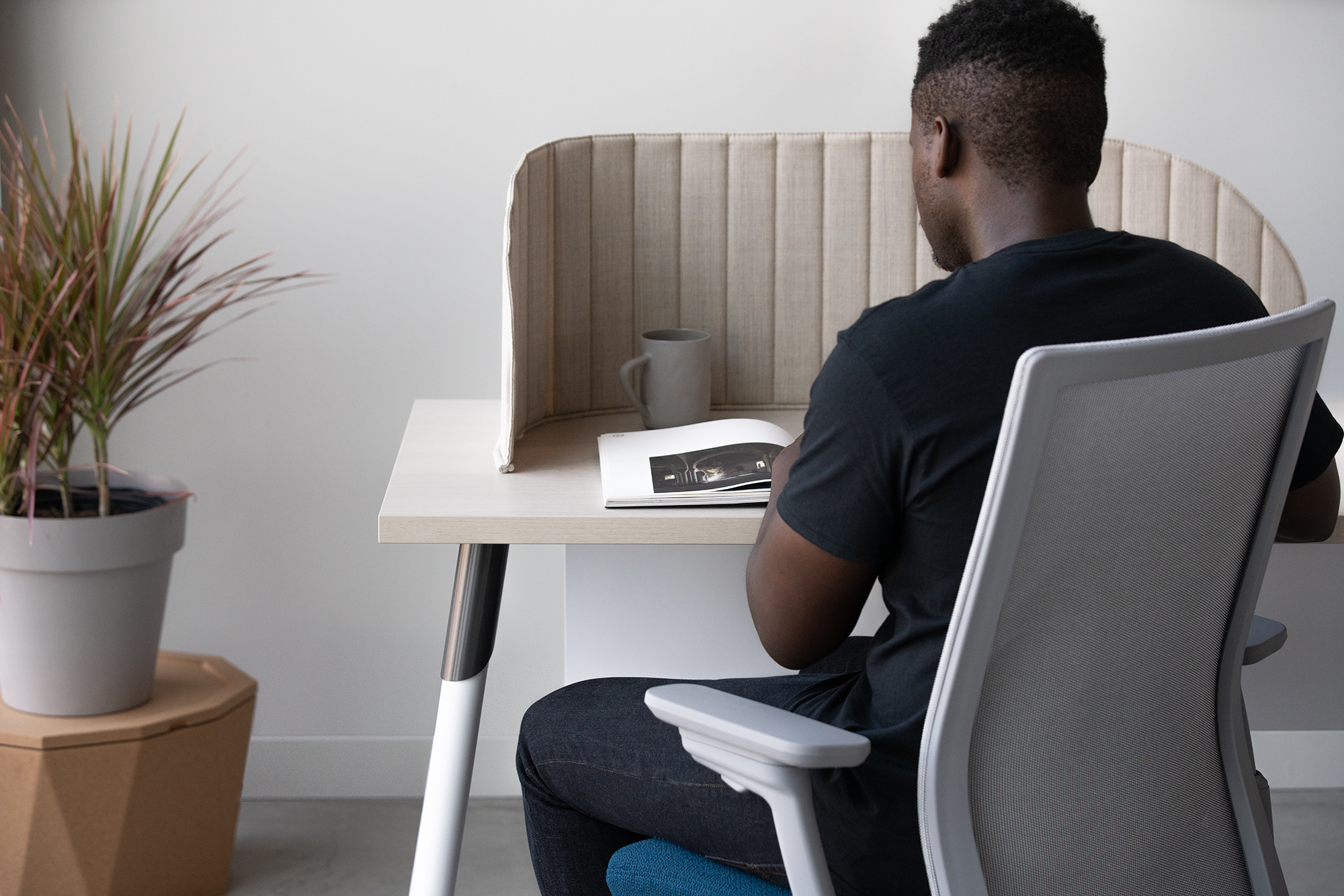 Zilenzio Focus Table Screen