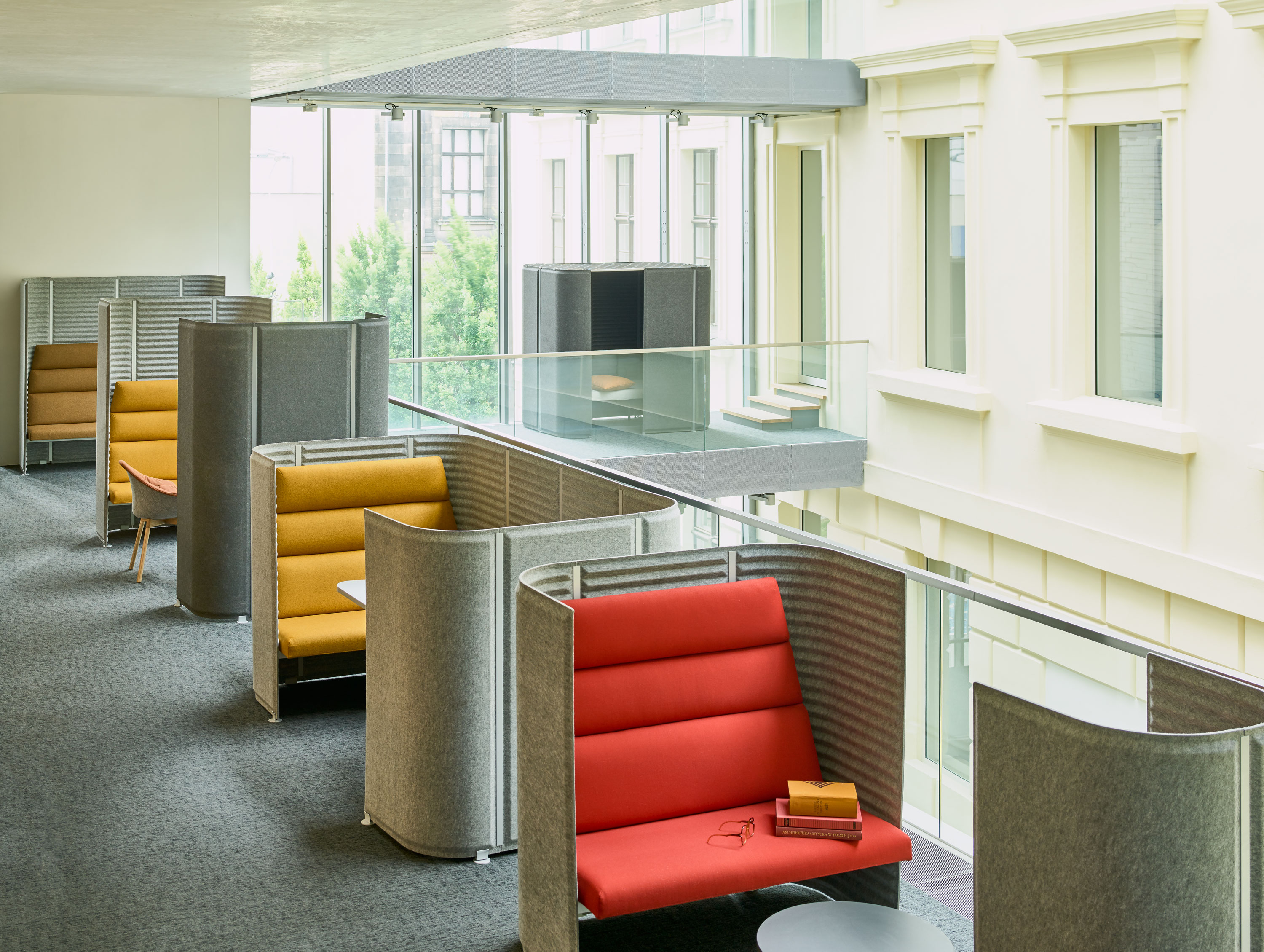 Encourage Collaboration: Effective Furniture Strategies For Your Hybrid ...