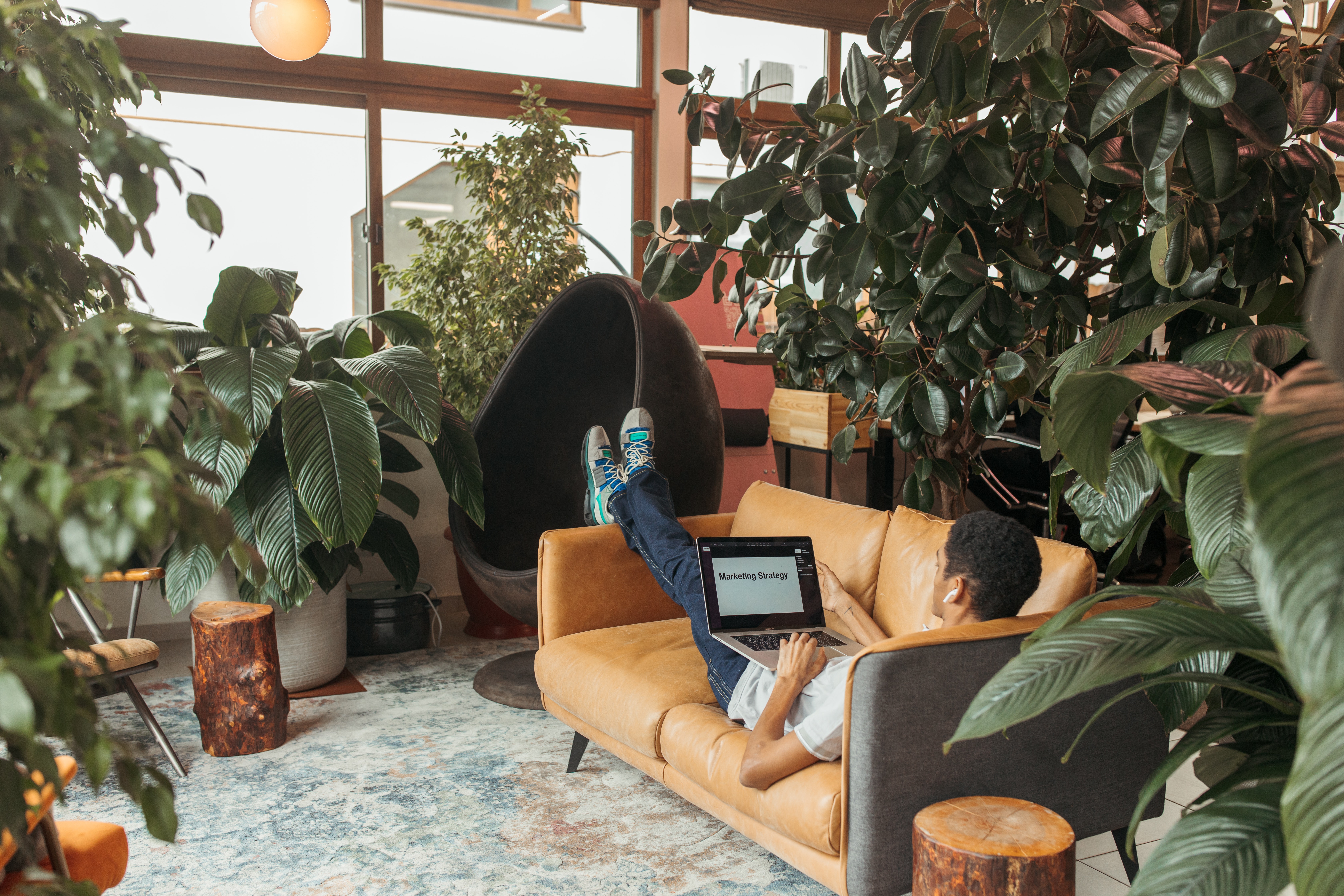 Calm by Design: How Thoughtful Office Furniture Reduces